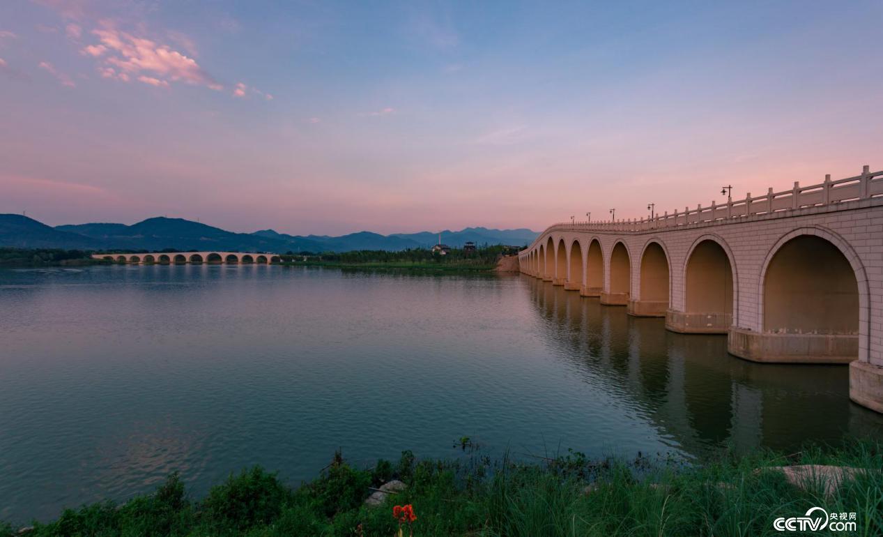 A scene in the boat lake city park. (Photo courtesy of Shengzhou Water Conservancy Bureau)