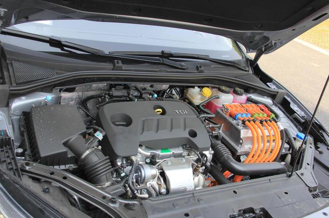 The MG 6 plug-in hybrid version went on sale for 169.8-186.8 million yuan.