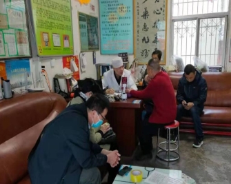 He is a good folk Chinese medicine practitioner who really treats chronic and difficult diseases well!