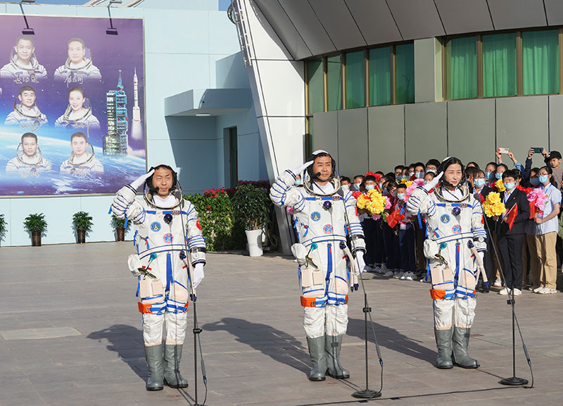 On June 5, 2022, the astronaut's expedition ceremony of Shenzhou 14 manned mission was held in Wentiange Square of Jiuquan Satellite Launch Center.